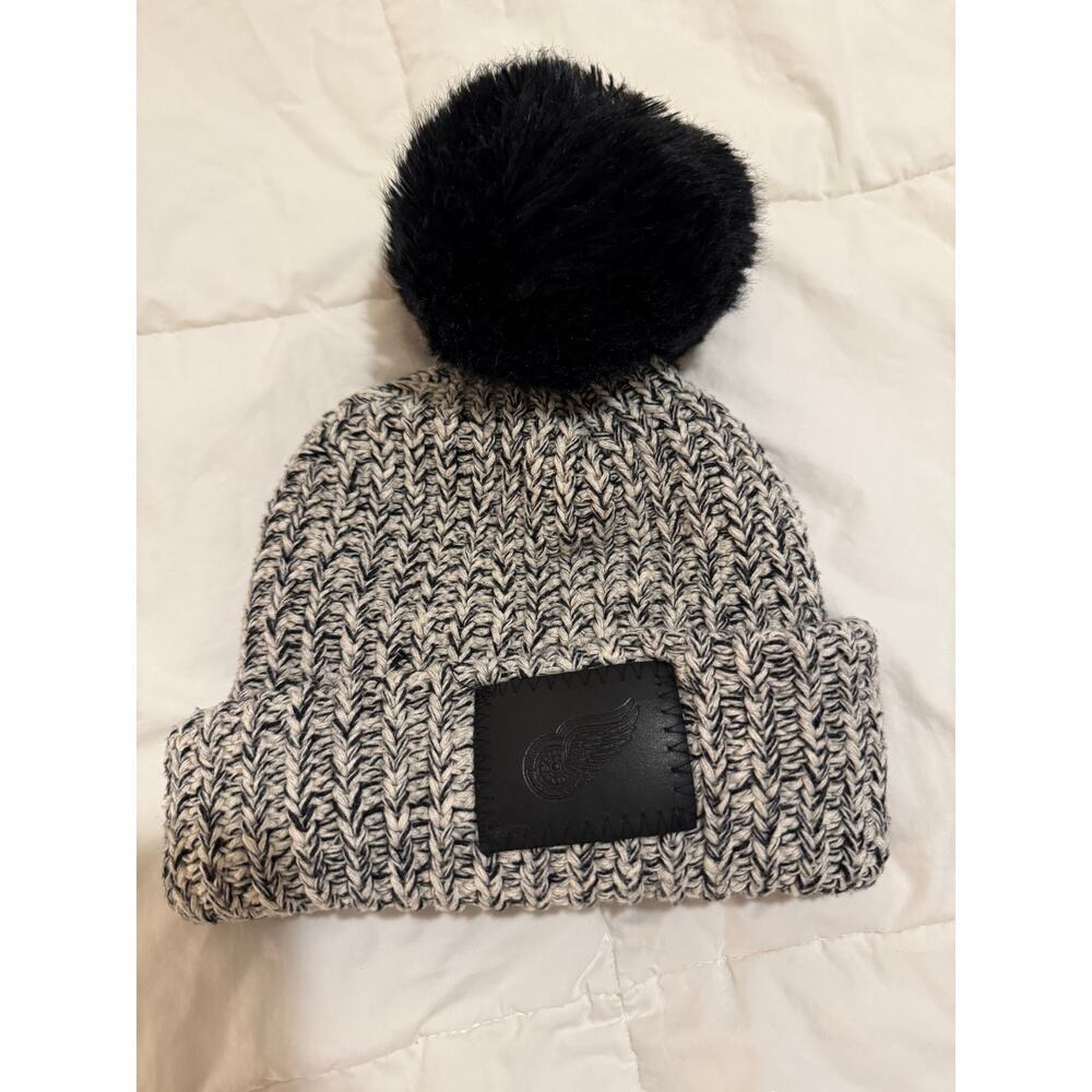 Love Your Melon Detroit Red Wings Pom Beanie – Black & White Knit Hat Pom,